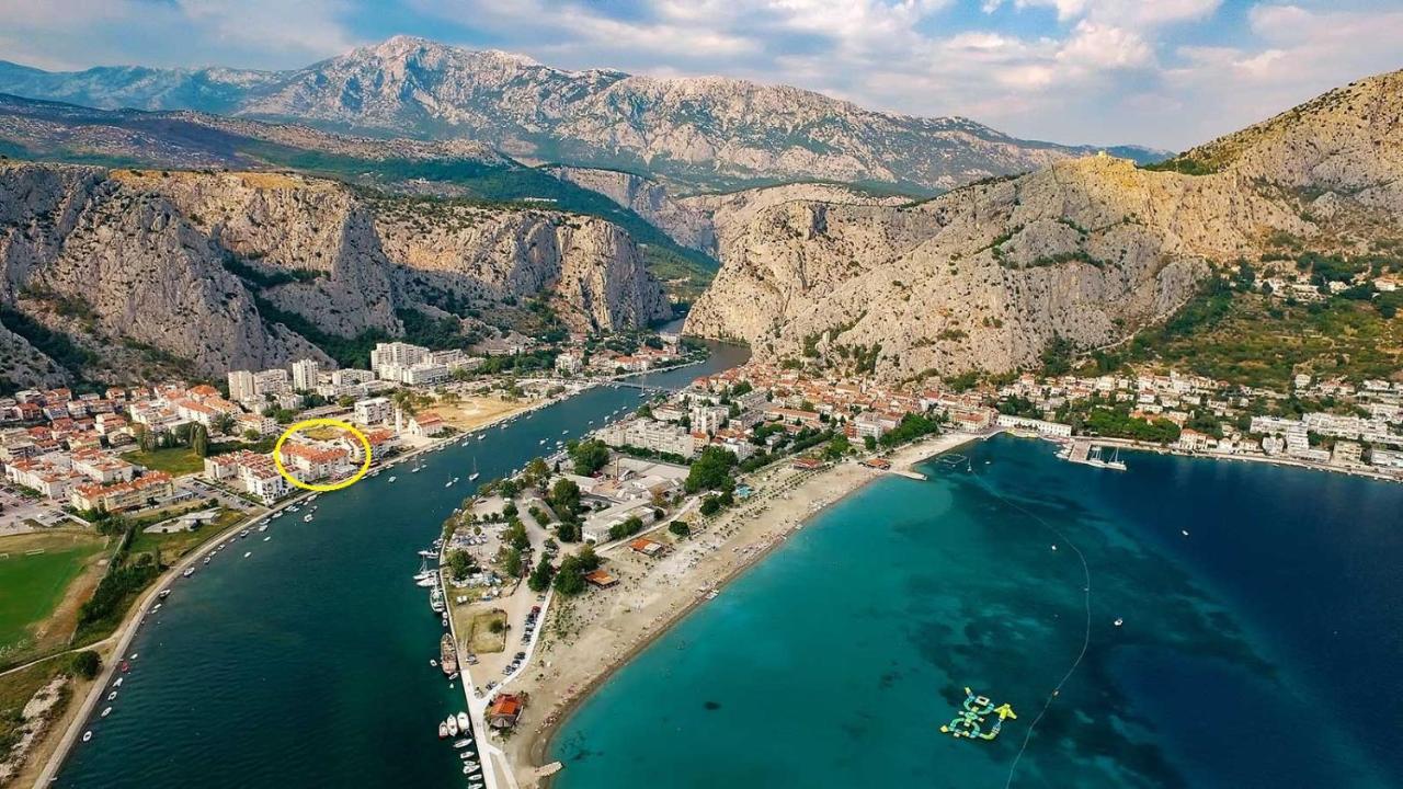 Modern New Flat Next To River Cetina 오미스 외부 사진