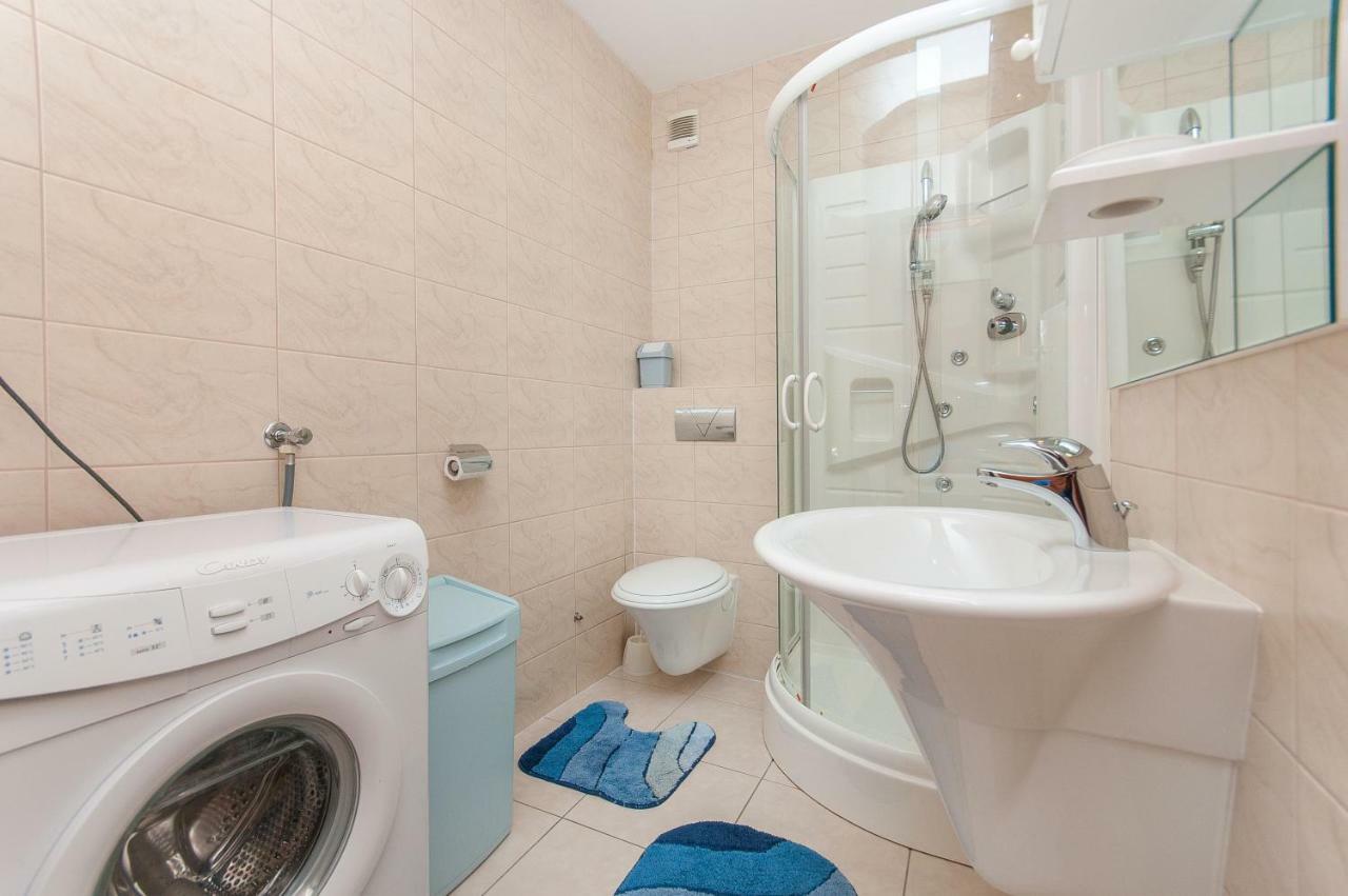 Modern New Flat Next To River Cetina 오미스 외부 사진